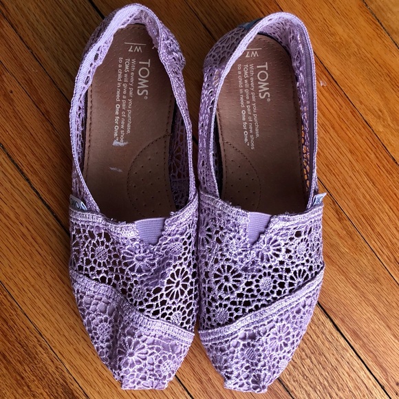 Toms Shoes - Toms purple lace shoes